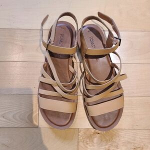 Tom's tan leather sandals size 8M